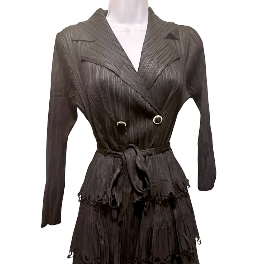 Elegant Black Layered Dress with Belt & Laser Lace cutout
